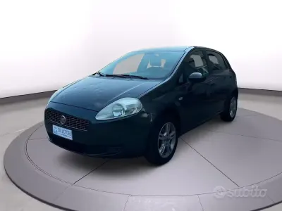 Usata Fiat Grande Punto 65 CV (47 kW) 2007 Grigio Utilitaria