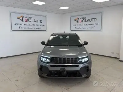 Nuova Jeep Avenger Longitude 101 CV (74 kW) 2026 Grigio SUV
