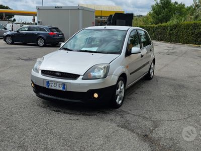 usata Ford Fiesta 1.4 neopatentati