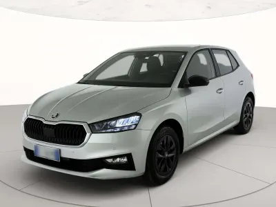 Usata Skoda Fabia Selection 95 CV (69 kW) 2025 Argento brillante metallizzato Utilitaria