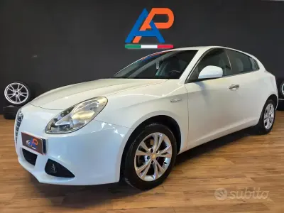 Occasion Alfa Romeo Giulietta Exclusive 105 ch (77 kW) 2011 Blanc Citadine