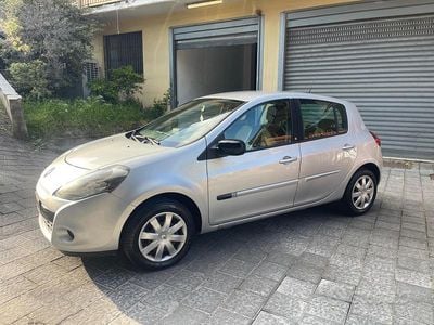 Usata Renault Clio II Dynamique 103 CV (75 kW) 2011 Grigio Berlina
