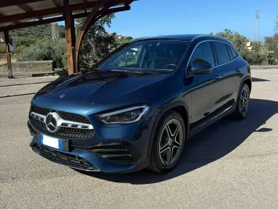 Usata Mercedes GLA200 AMG Line Premium 150 CV (110 kW) 2022 Blu/azzurro SUV