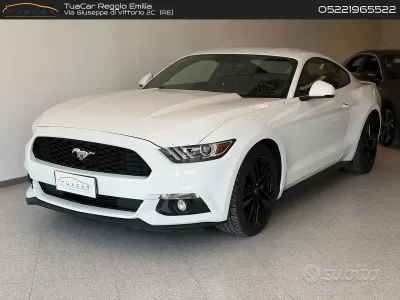 Usata Ford Mustang Premium 317 CV (233 kW) 2018 Bianco Coupé
