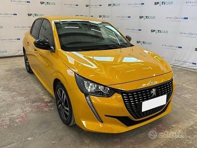 Begagnad Peugeot 208 Allure 101 HK (74 kW) 2023 Gul Halvkombi