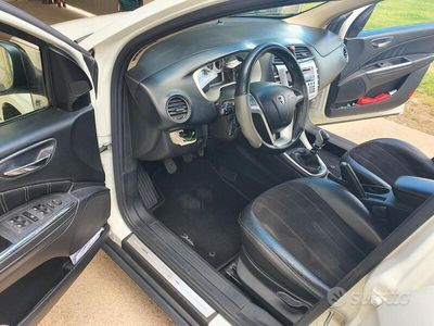 Usata Lancia Delta 90 CV (66 kW) 2013 Utilitaria