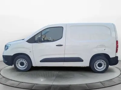Usata Opel Combo Edition 102 CV (75 kW) 2022 Bianco Monovolume