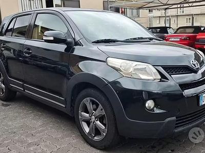 Usata Toyota Urban Cruiser Luxury 90 CV (66 kW) 2009 Nero Utilitaria