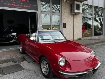 Usata Alfa Romeo Spider Veloce 131 CV (96 kW) 1970 Rosso Cabrio