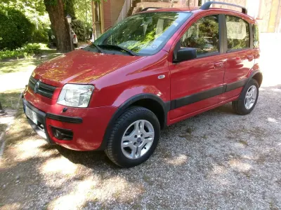 Usata Fiat Panda 4x4 Climbing 60 CV (44 kW) 2006 Rosso Utilitaria