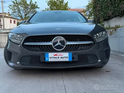 Usata Mercedes A180 Business 116 CV (85 kW) 2021 Grigio Berlina