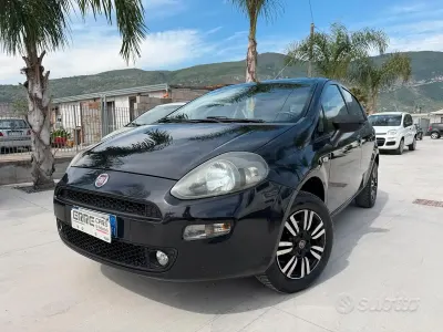 Gebraucht Fiat Punto 77 PS (56 kW) 2014 Schwarz Kleinwagen