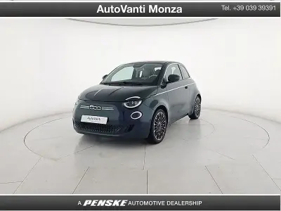 Usata Fiat 500e La Prima 86 kW (118 CV) 2022 Bluazzurro Utilitaria
