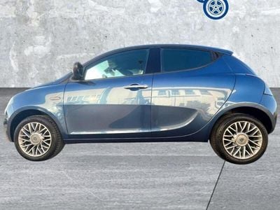 Usata Lancia Ypsilon Gold 70 CV (51 kW) 2022 Blu/azzurro Utilitaria