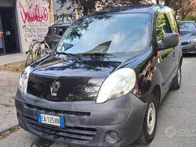 Usata Renault Kangoo 90 CV (66 kW) 2010 Nero