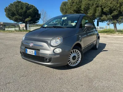 Begagnad Fiat 500 Lounge 69 HK (50 kW) 2012 Grå Sedan