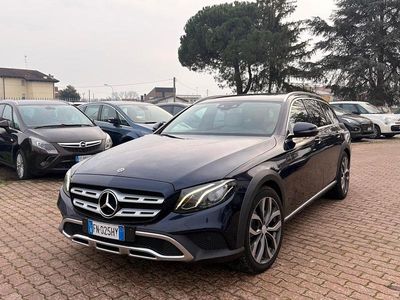 Usata Mercedes E220 All-Terrain Premium 264 CV (194 kW) 2018 Blu Station wagon