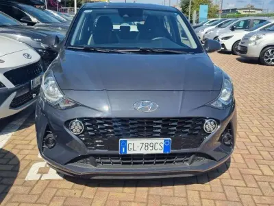 Usata Hyundai i10 67 CV (49 kW) 2023 Blu Utilitaria