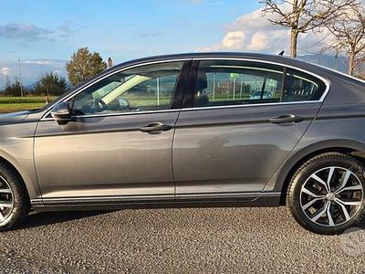 Usata VW Passat 150 CV (110 kW) 2017 Grigio Berlina