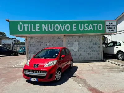 Käytetty Peugeot 107 68 HP (50 kW) 2010 Punainen Viistoperä