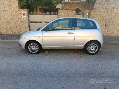 Usata Lancia Ypsilon 75 CV (55 kW) 2009 Grigio Utilitaria