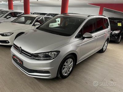 Usata VW Touran Comfortline 116 CV (85 kW) 2019 Grigio Monovolume