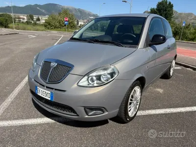 Usata Lancia Ypsilon 77 CV (56 kW) 2011 Grigio Utilitaria