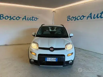 Usata Fiat Panda 4x4 S 84 CV (61 kW) 2016 Bianco Utilitaria