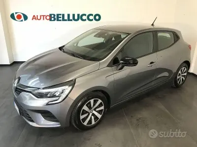 Usata Renault Clio V Equilibre 101 CV (74 kW) 2023 Grigio Berlina