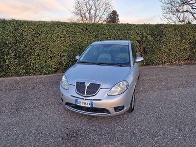 Usata Lancia Ypsilon 60 CV (44 kW) 2007 Argento Utilitaria