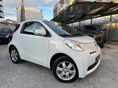 Usata Toyota iQ Sol 68 CV (50 kW) 2012 Bianco Utilitaria