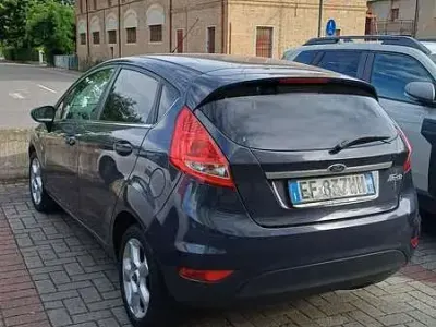 Usata Ford Fiesta Titanium 68 CV (50 kW) 2011 Berlina