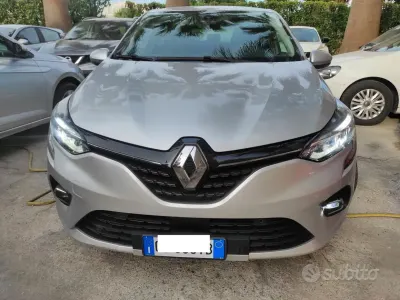 Usata Renault Clio V 86 CV (63 kW) 2020 Grigio Berlina