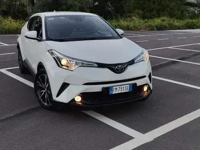 Usata Toyota C-HR Style 122 CV (89 kW) 2017 SUV