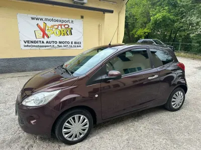 Usata Ford Ka Titanium 69 CV (50 kW) 2012 Rosso Utilitaria