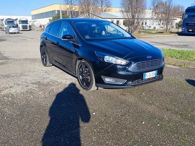 Usata Ford Focus 125 CV (91 kW) 2016 Nero Berlina