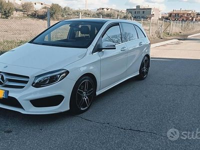 Usata Mercedes B200 Premium 2017 Bianco Monovolume