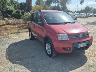 Usata Fiat Panda 4x4 69 CV (50 kW) 2007 Rosso Utilitaria