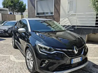 Usata Renault Captur 116 CV (85 kW) 2020 Nero SUV