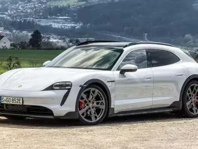 Usata Porsche Taycan 4S Sport Turismo Cross Turismo 139 kW (190 CV) 2022 Bianco Station wagon