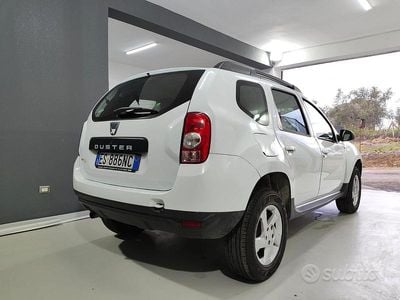 Usata Dacia Duster Lauréate 110 CV (80 kW) 2013 Bianco SUV