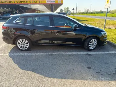 Usata Renault Mégane GrandTour 116 CV (85 kW) 2022 Nero Station wagon