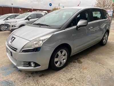 Usata Peugeot 5008 Family 112 CV (82 kW) 2011 Grigio Monovolume