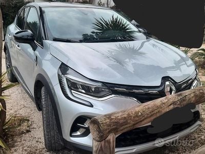 Usata Renault Captur 100 CV (73 kW) 2023 Grigio SUV