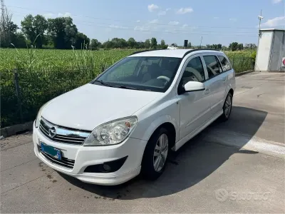 Usata Opel Astra 90 CV (66 kW) 2007 Bianco Station wagon