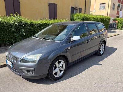 Usata Ford Focus S 115 CV (84 kW) 2006 Grigio Station wagon