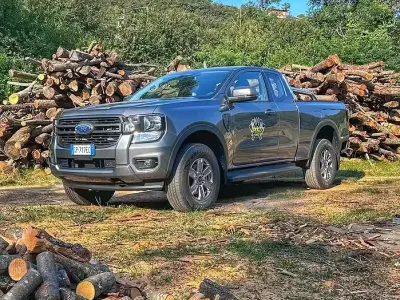 Usata Ford Ranger XLT 170 CV (125 kW) 2023 Grigio Pick-up