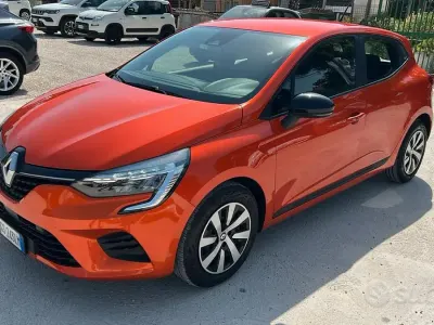 Usata Renault Clio V Equilibre 66 CV (48 kW) 2023 Arancione Berlina