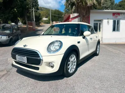 Usata Mini Cooper D Hype 95 CV (69 kW) 2016 Giallo Utilitaria
