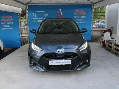 Usata Toyota Yaris Hybrid Trend 92 CV (67 kW) 2022 Grigio Berlina